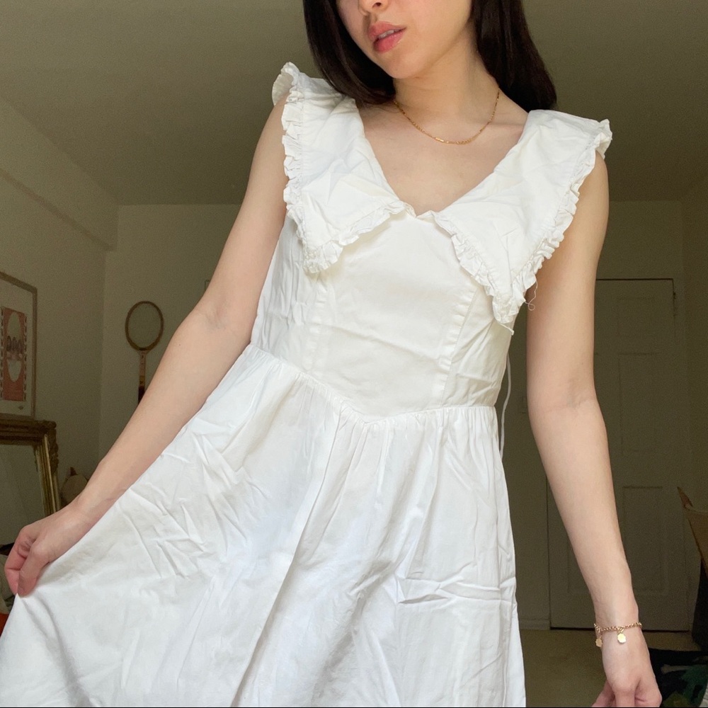White summer dress with collar ruffle